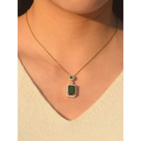 Esplendor Esmeralda - Set de Joyería Exclusivo - Incluye brazalete (4 piezas), collar y aretes